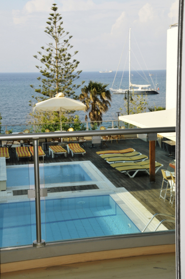 Bristol Sea View Hotel Apartments - 10